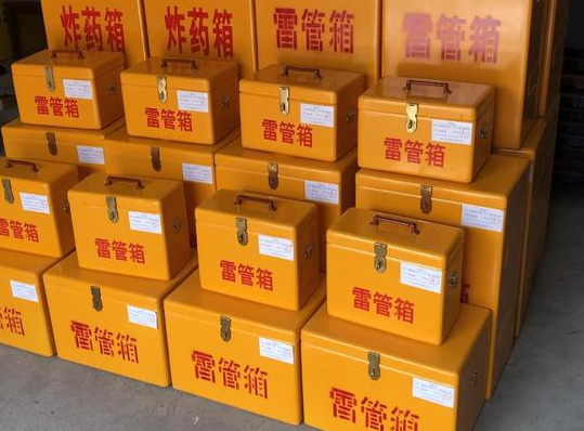 宁津玻璃钢雷管箱的使用寿命一般是多少？