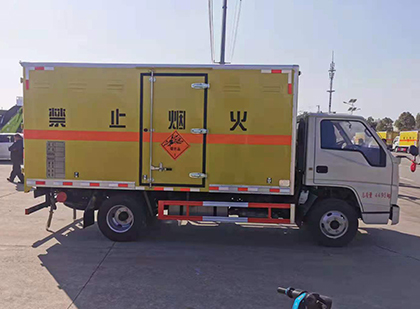 宁津爆破器材运输车工人安全操作规范与智能技术保障